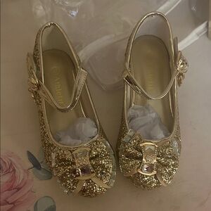 Elegant Gold Glitter Kids Dress Shoes Girls size 11